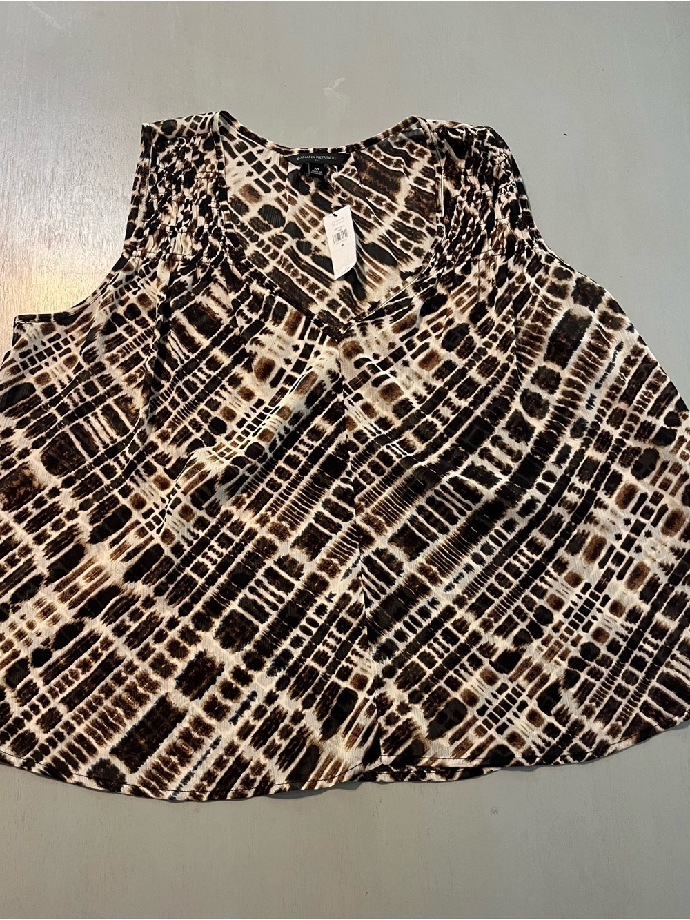 NWT Banana Republic Sheer Smocked V-Neck Tank Top  Medium